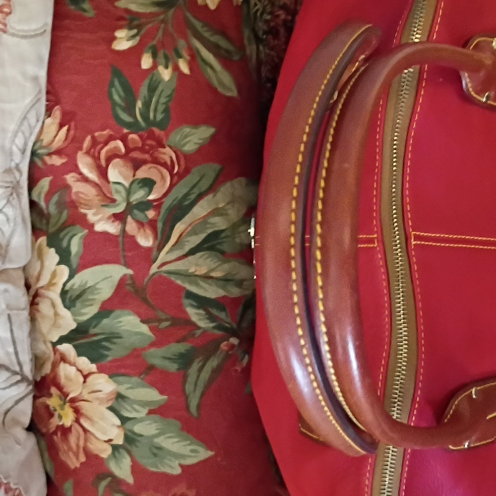 Dooney & Bourke Red Leather Tote /Oversized Bag with Original Dust Bag - Picture 7 of 12